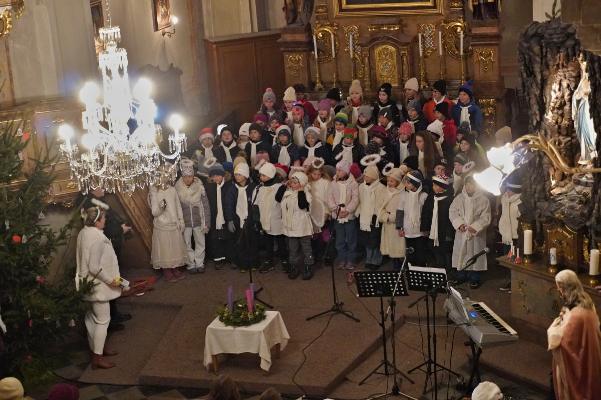 Vánoční stromek obce rozsvícen