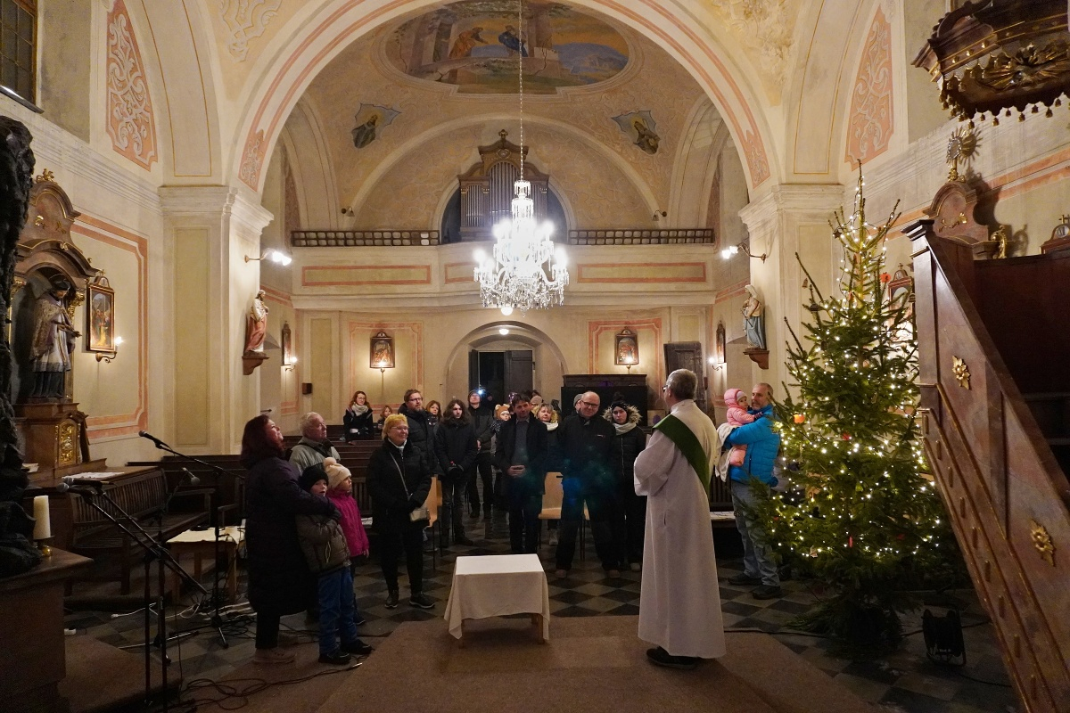 Vánoční stromek obce rozsvícen