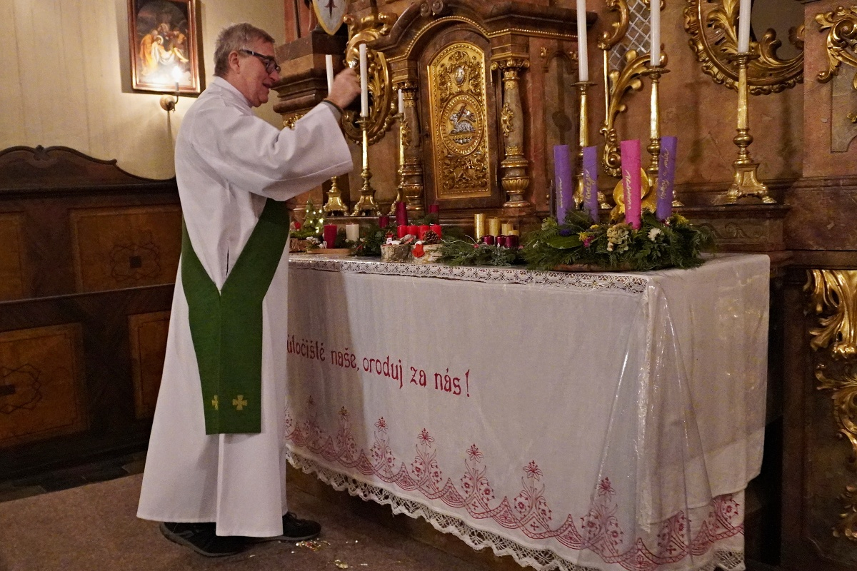 Vánoční stromek obce rozsvícen