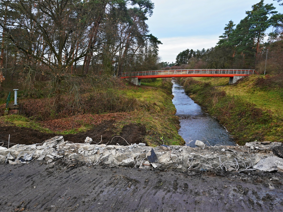 Most přes Výrovku zbourán