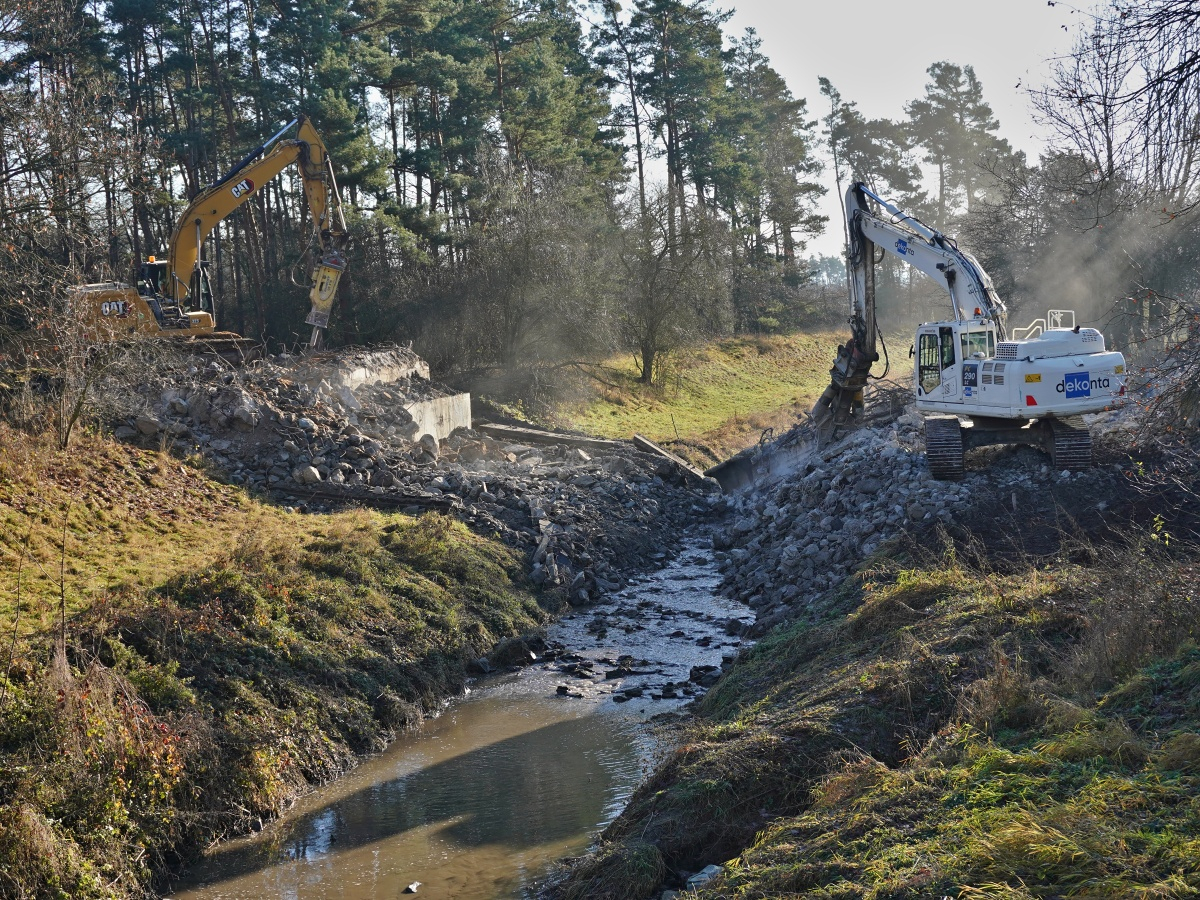 Most přes Výrovku zbourán