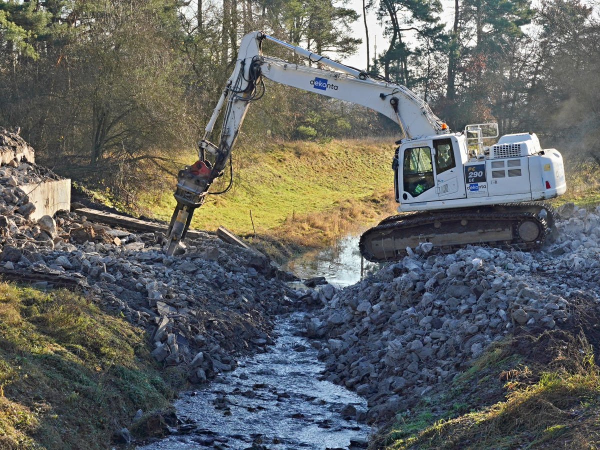 Most přes Výrovku zbourán