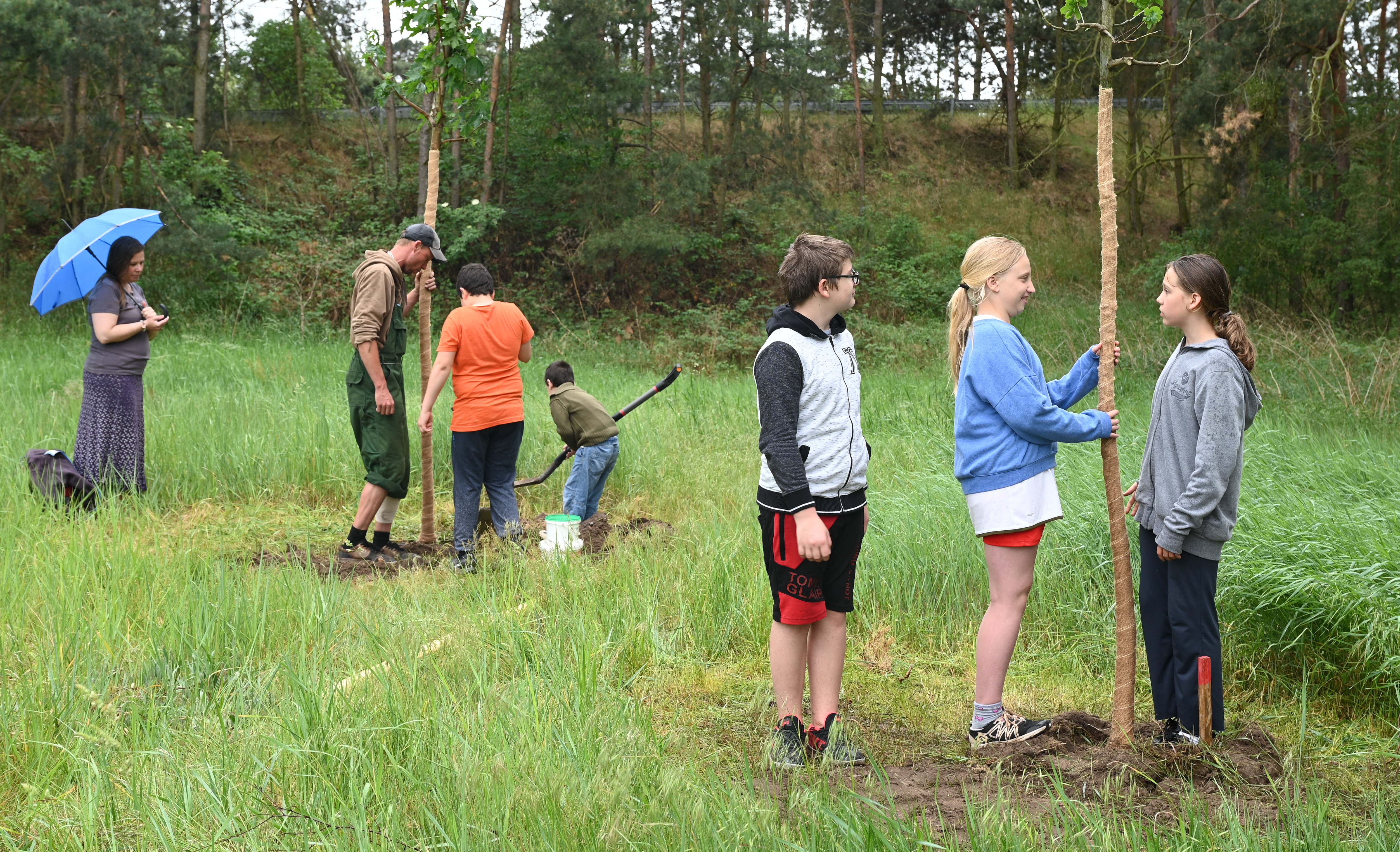 Naši školáci opět přispěli pěti stromy do svého lesoparku