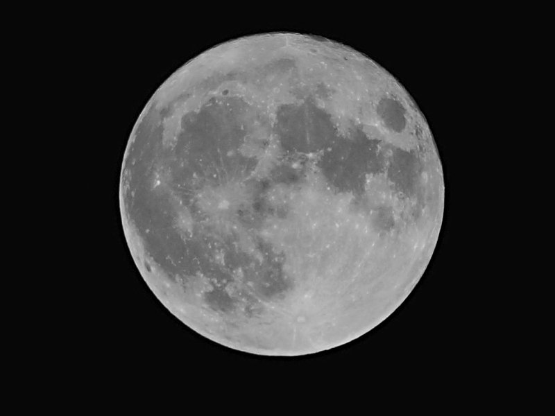 Měsíční superúplněk 14.11.2016 teleobjektivem