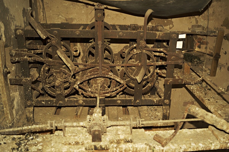 Hodinový stroj vystaven v kostele Obec Kostelní Lhota