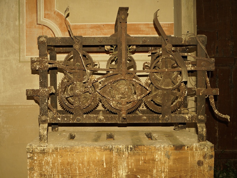 Hodinový stroj vystaven v kostele Obec Kostelní Lhota