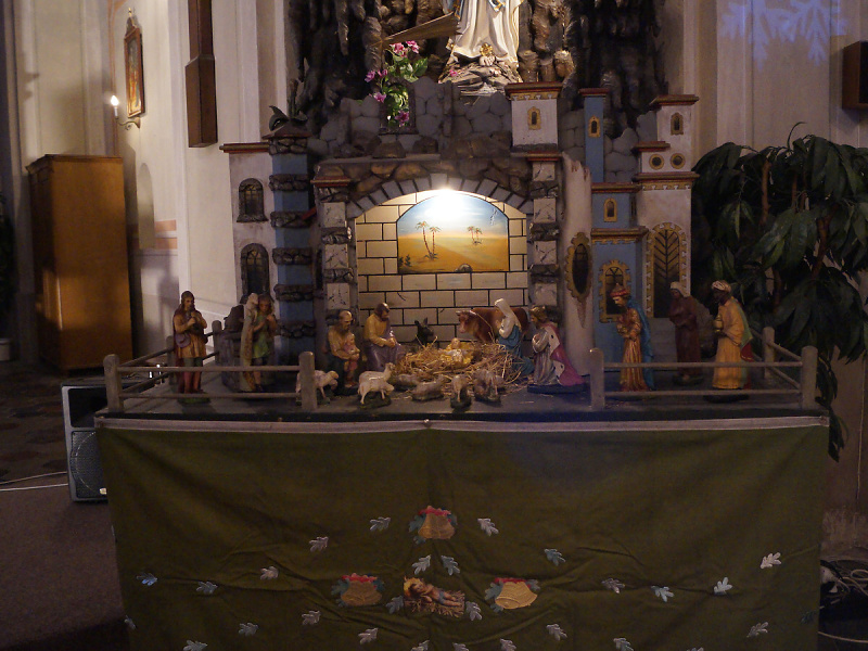 Vánoční koledy a mše v kostele
