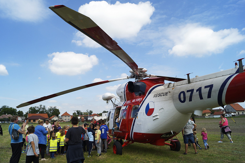 Ukázka vrtulníkového výsadku Armády ČR