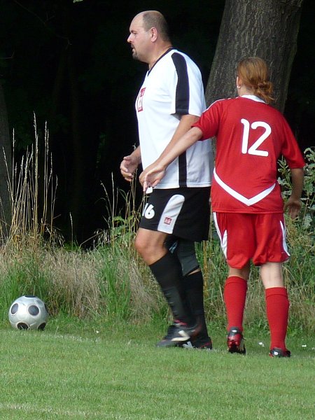 Garda Kostelní Lhota-ženy Dukla Praha 5:2 dne 6.8.2011 při oslavách 90 let sportu v obci