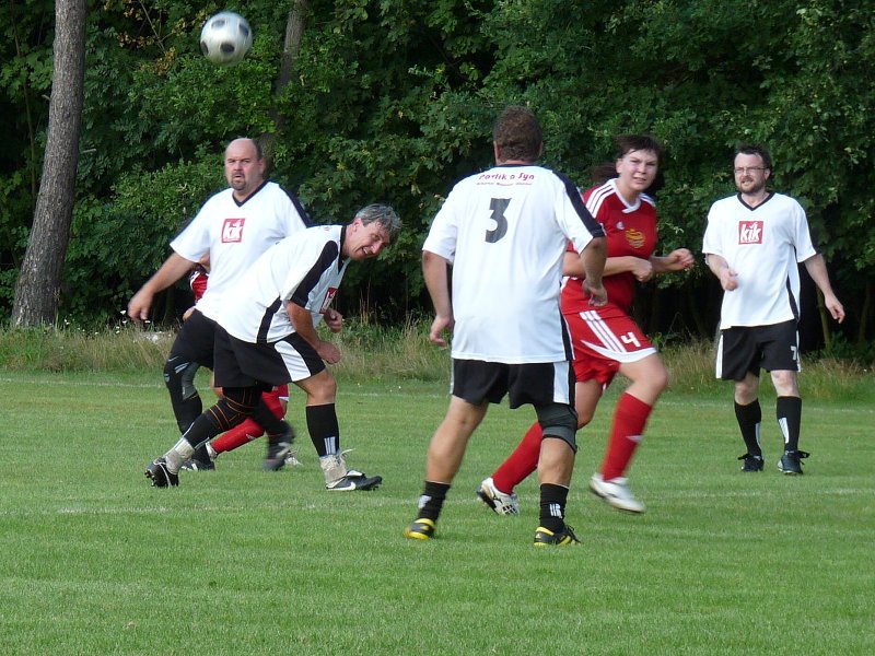 Garda Kostelní Lhota-ženy Dukla Praha 5:2 dne 6.8.2011 při oslavách 90 let sportu v obci