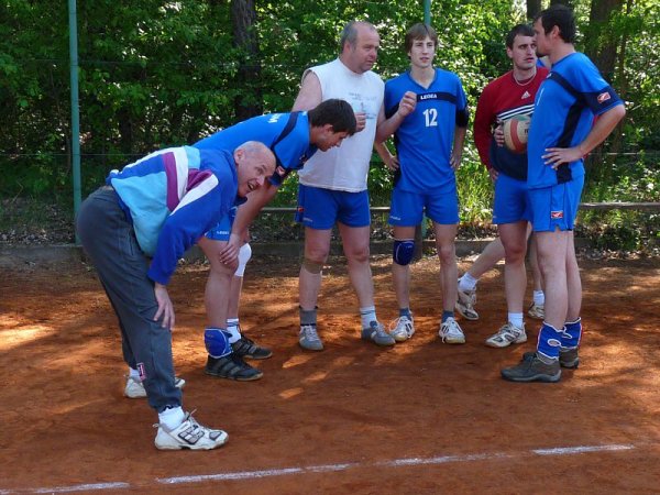 Volejbal v Kostelní Lhotě 2.5.2009