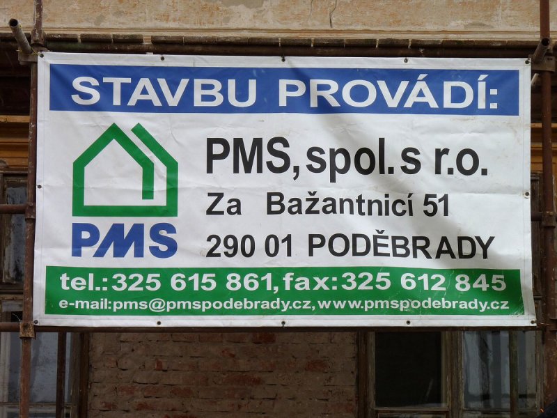 Oprava bývalé fary dne 3.11.2010