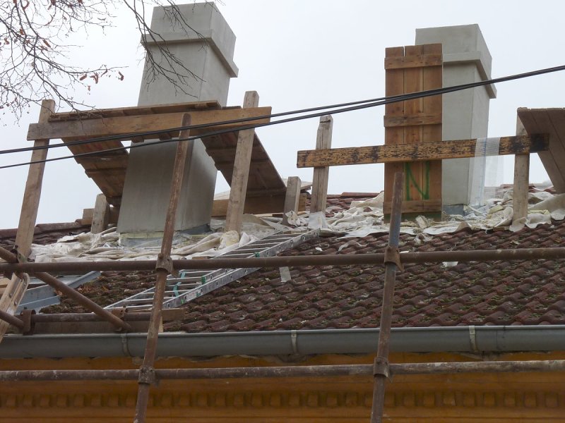 Oprava bývalé fary dne 3.11.2010