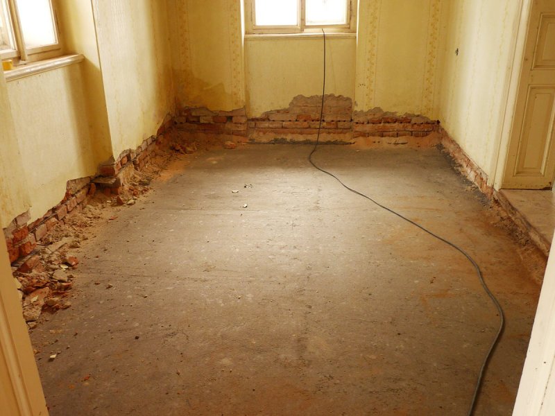 Oprava bývalé fary dne 3.11.2010