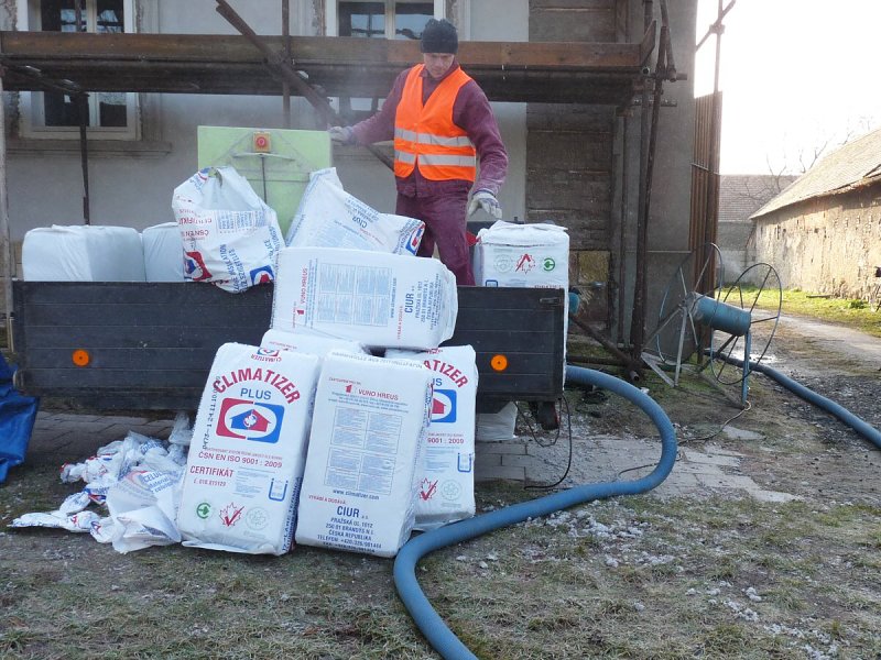 Oprava bývalé fary dne 25. a 30. 11. 2010