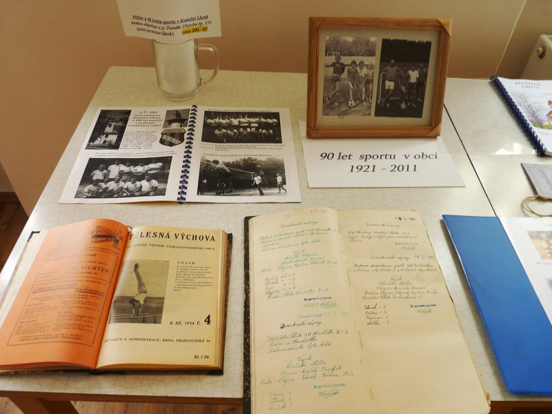 Otevření nové budovy OÚ Kostelní Lhota v opravené bývalé faře dne 18.6.2011