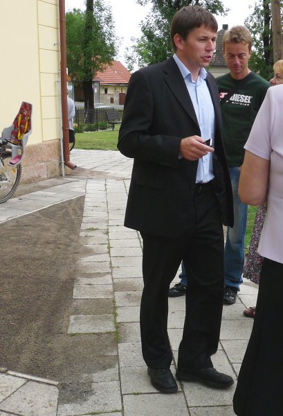 Otevření nové budovy OÚ Kostelní Lhota v opravené bývalé faře dne 18.6.2011